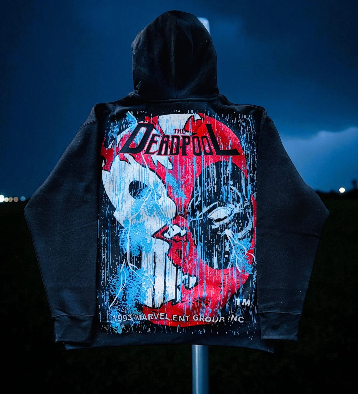 Black  HOODIE - Deadpool takes over front & Skull back hit