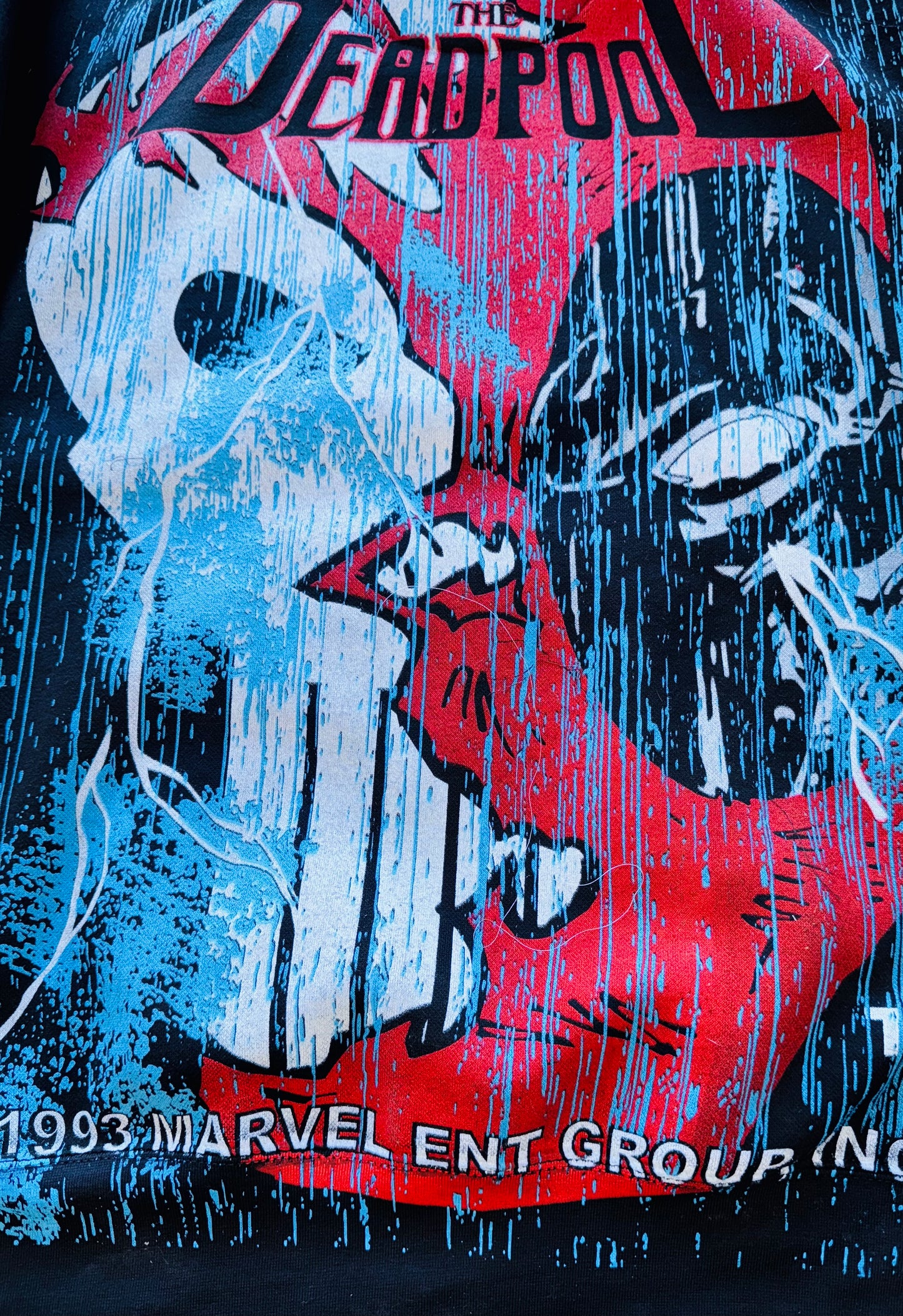 Black  HOODIE - Deadpool takes over front & Skull back hit