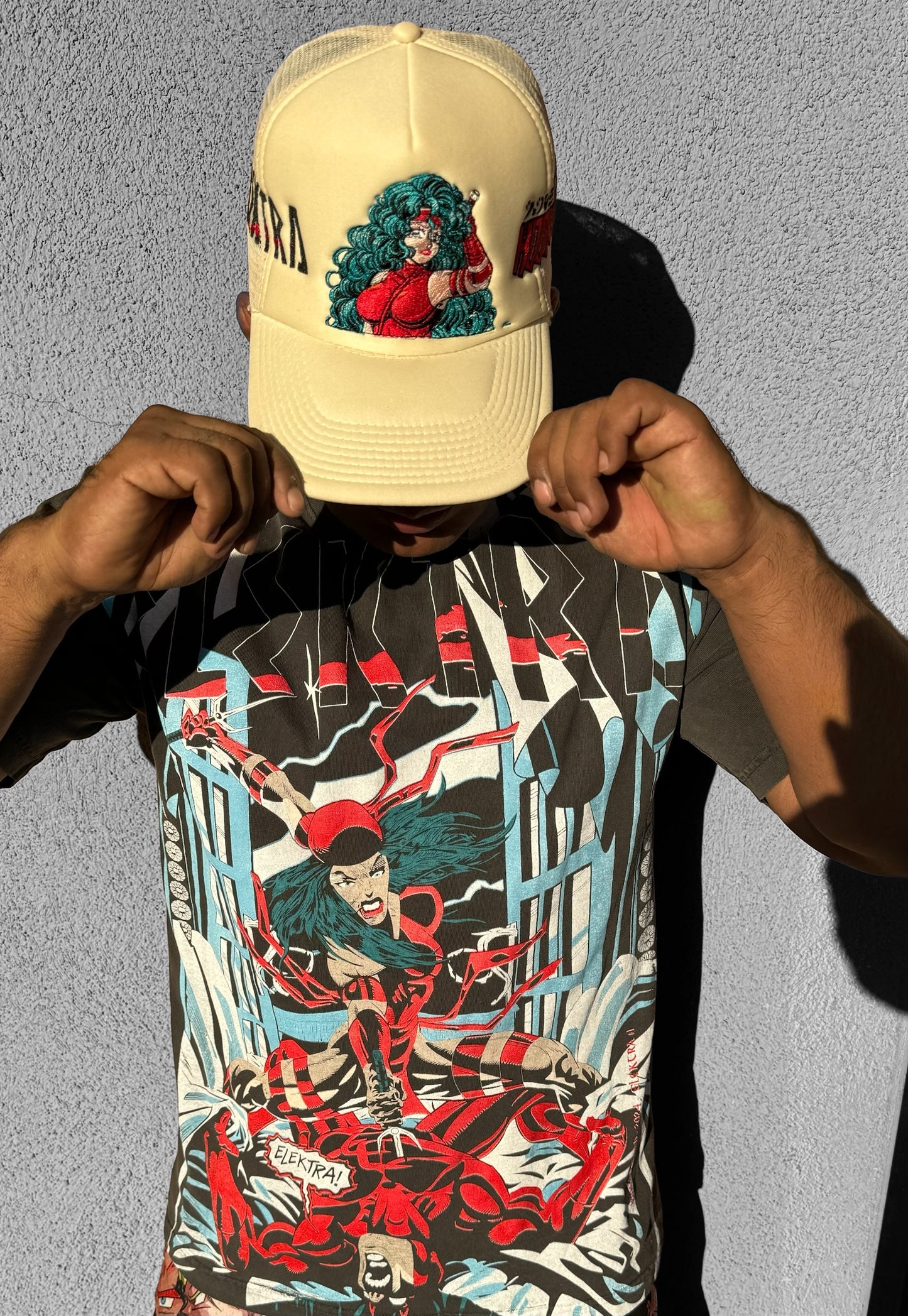 Cream Hook ups Trucker - red ninja