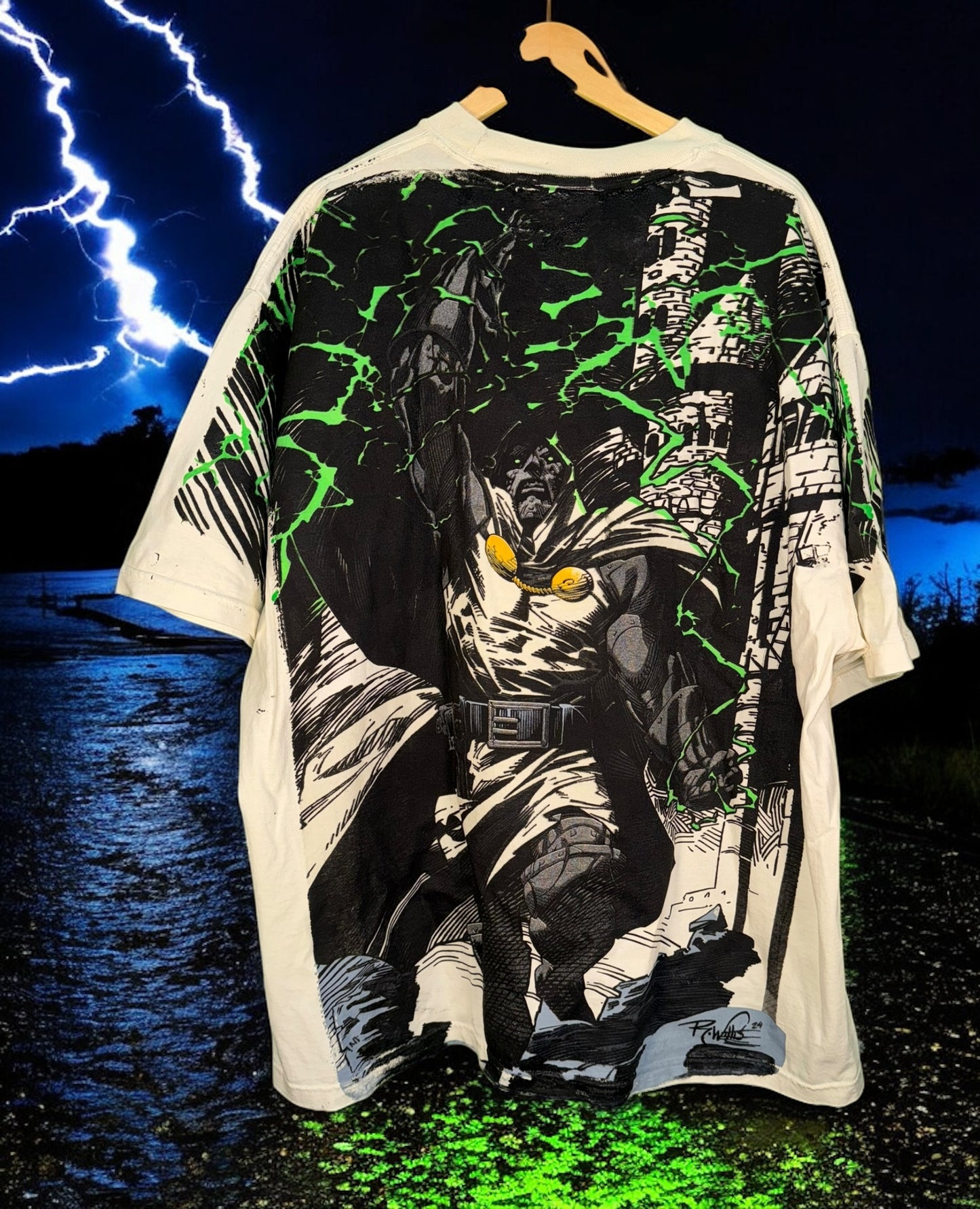 Gold in the dark cream  - GOD Doom Lighting Mega