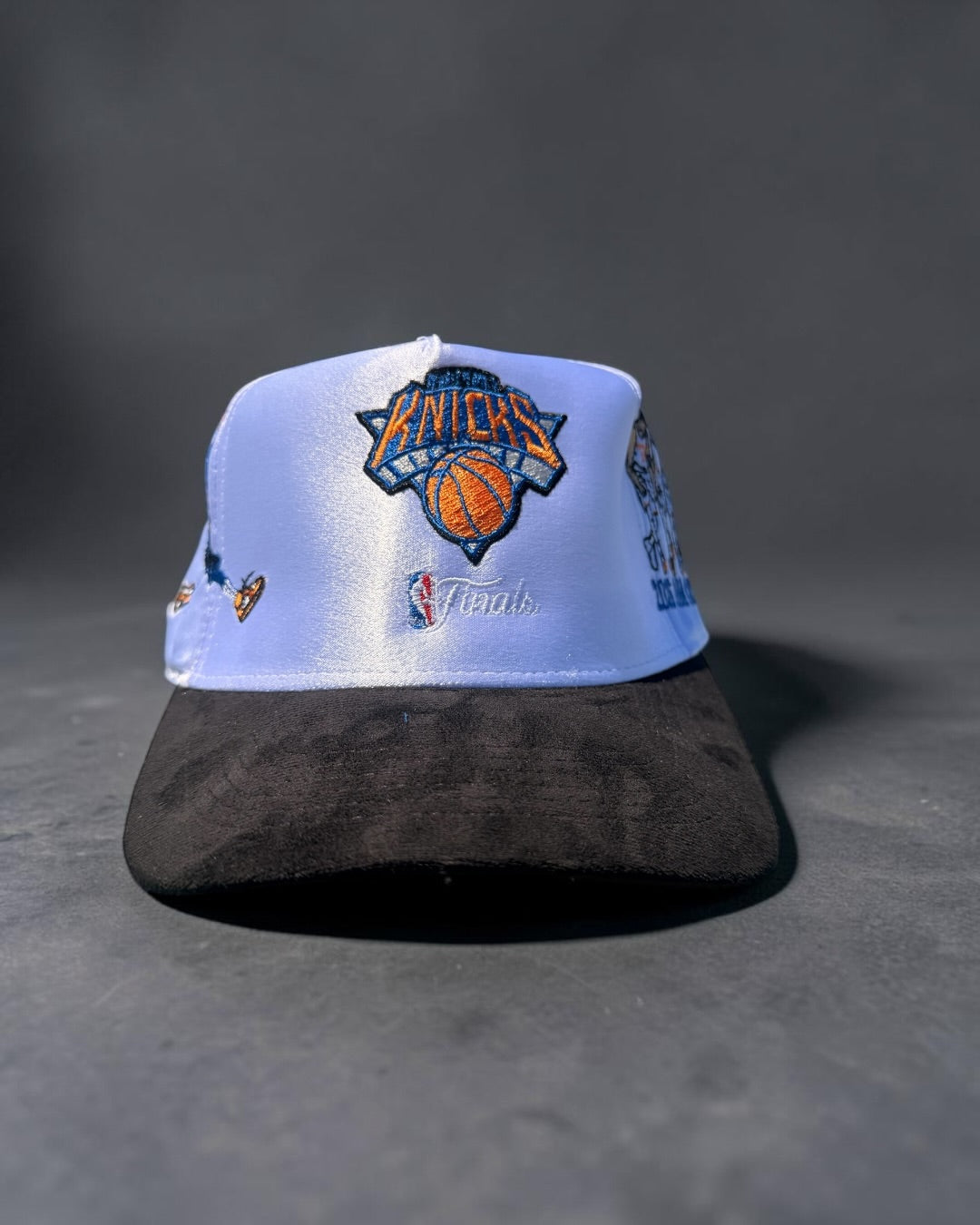 Satin White black Swede brim - Knick team championship hat